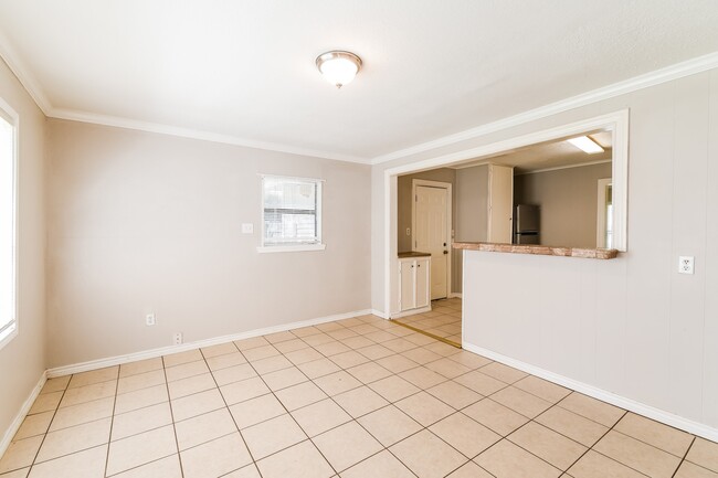 Building Photo - 1505 4th Ave N