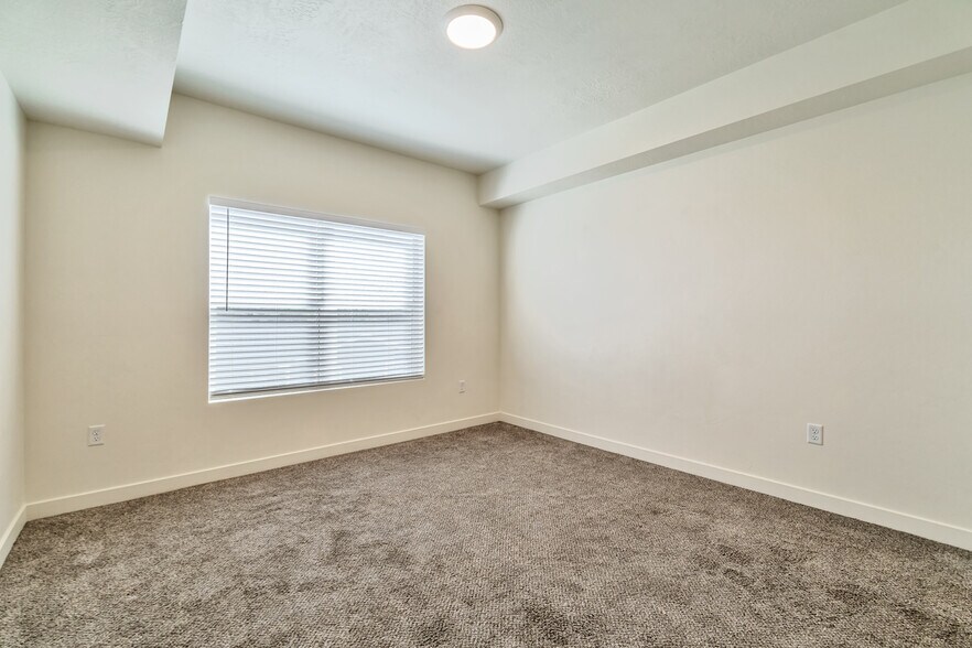 Building Photo - 7318 W Laxey St