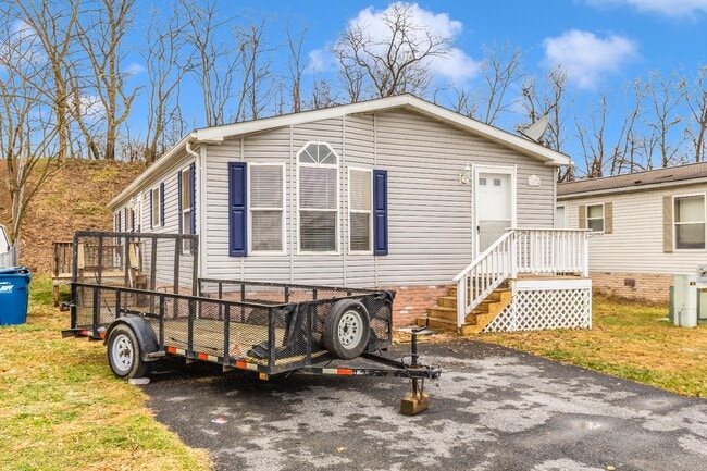 Building Photo - 16114 McGregor Dr