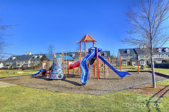Building Photo - 8827 SedgeBurn Dr
