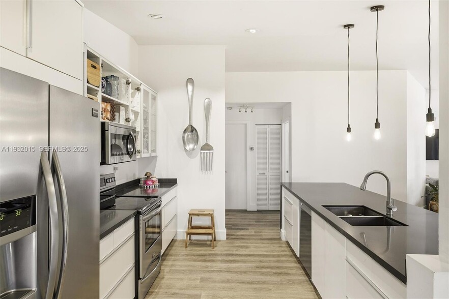 Building Photo - 10246 NW 57th Ter