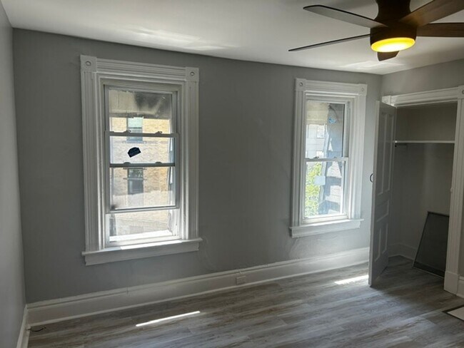 Building Photo - 1811 Jancey St