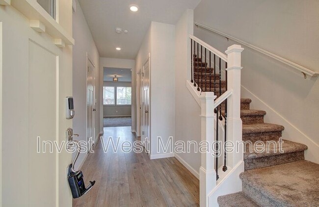 Building Photo - 6834 N 89th Loop