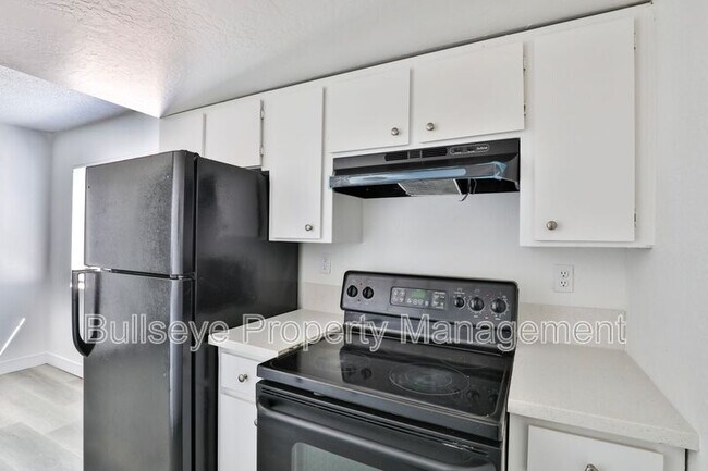 Building Photo - 1417 E Southern Ave