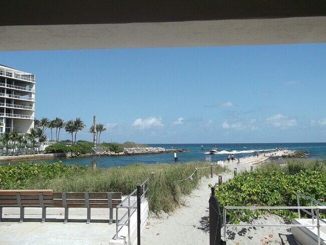 Building Photo - 951 De Soto Rd