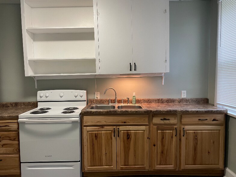 Building Photo - 1207 E 4th St