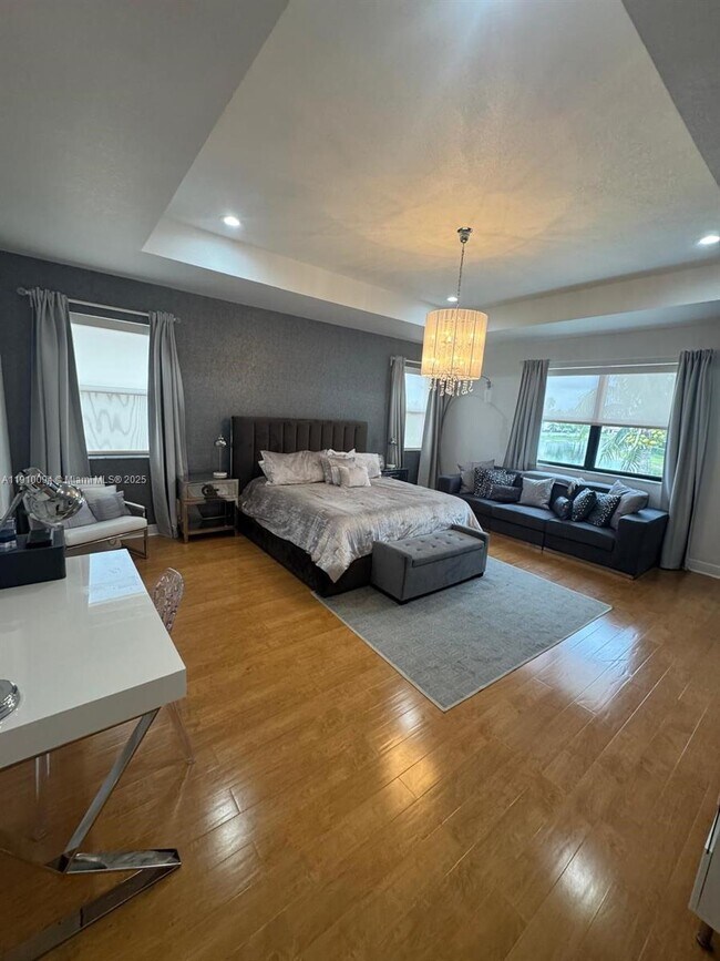 Building Photo - 8850 NW 98th Ct