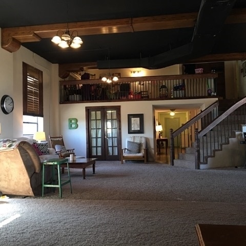 Penthouse - 924 N Topeka