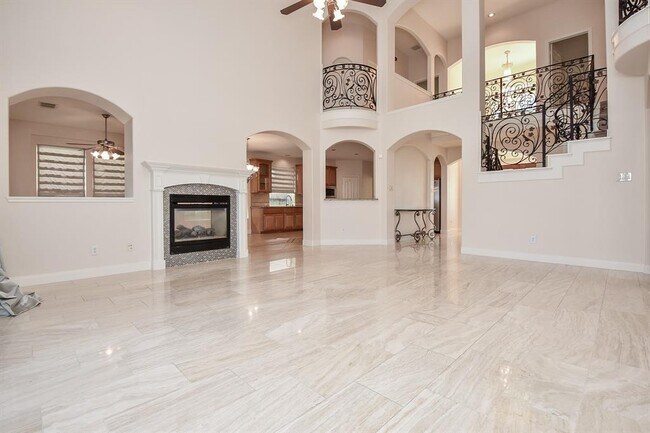 Building Photo - 3830 Parkside Dr