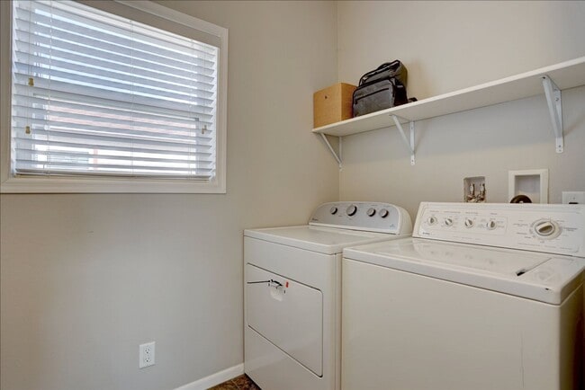 Building Photo - Beautiful 3-Bedroom Home in the Prairie Gr...