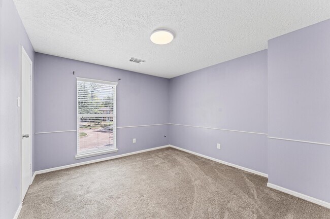 Building Photo - 9611 Hearthwood Dr