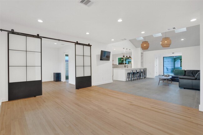 Building Photo - 5226 Kinglet St