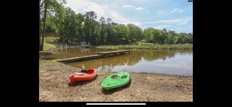 Building Photo - 2207 White Oak Ln