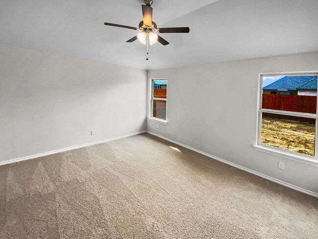 Building Photo - 10008 Ginkgo Ln