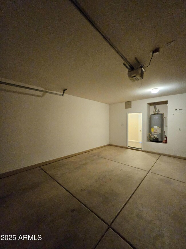 Building Photo - 14574 W Shaw Butte Dr