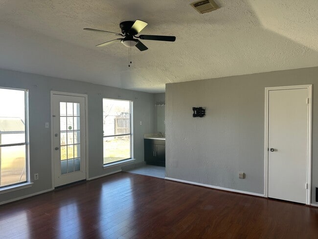 Building Photo - 16334 Rancho Blanco Dr