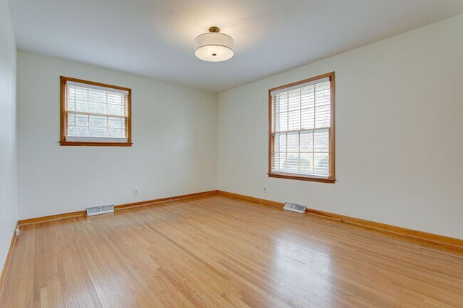 Building Photo - 171 McCall St