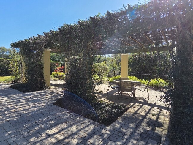 Building Photo - 2690 Coral Landings Blvd