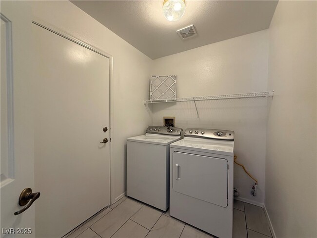 Building Photo - 2173 Point Mallard Dr