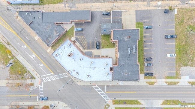 Building Photo - 530 Main St