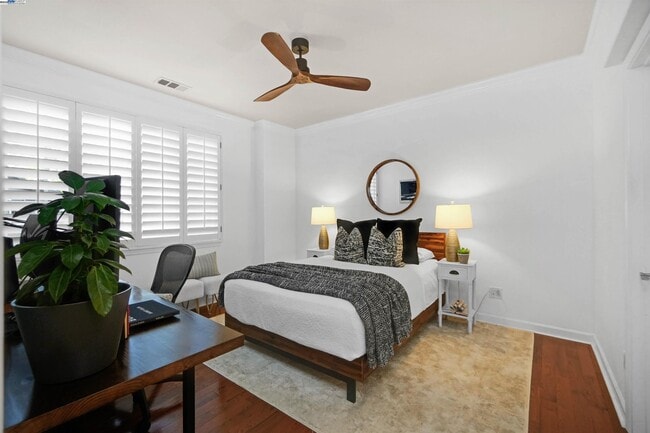 Building Photo - 4 Hardy Ct