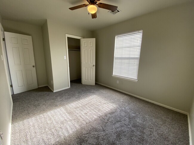 Building Photo - 3503 S Dogwood Ave