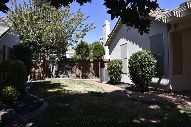 Building Photo - 309 Quiet Star Ct