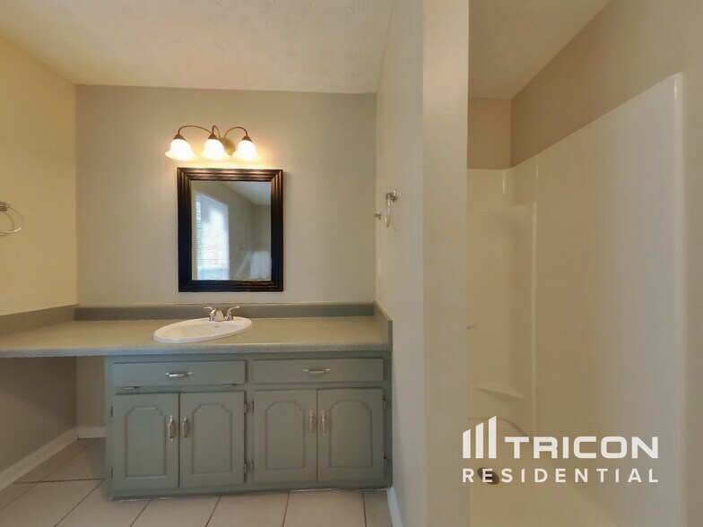 Building Photo - 55 6th Ave