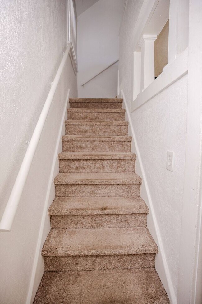 Building Photo - Remodeled three bedroom home available for rent!