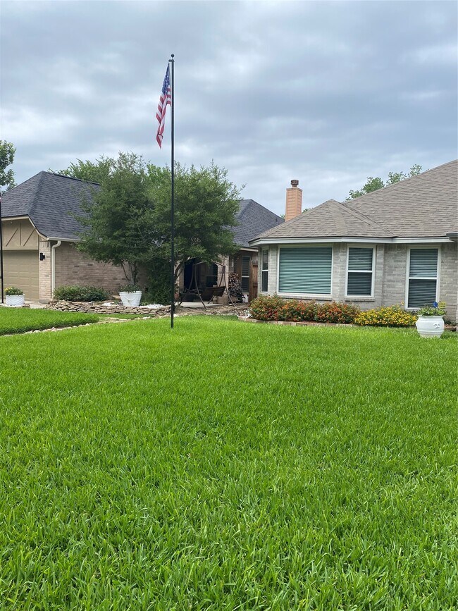 Building Photo - 2023 Havenhouse Dr