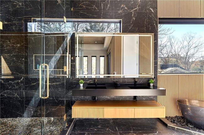 Building Photo - 3600 Lower Roswell Rd