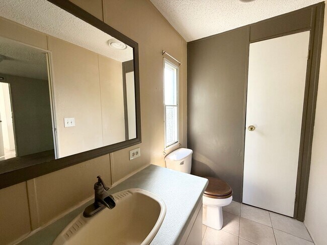 Building Photo - 7268-A Old Tuckaleechee Road Townsend, TN 37882