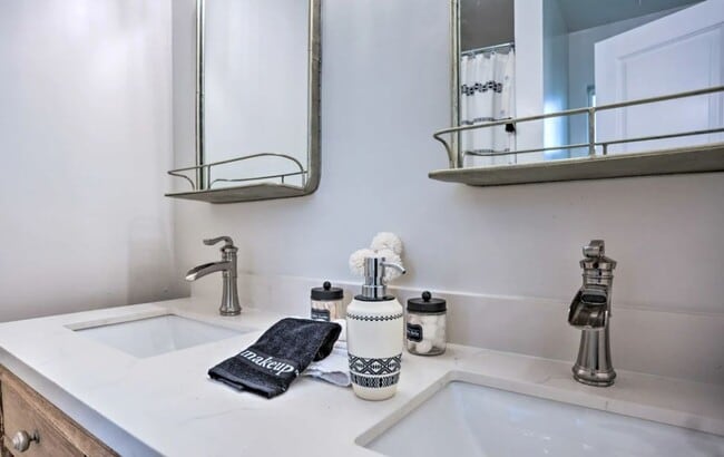 Building Photo - 40902 Ely Way