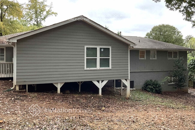 Building Photo - 1734 Lamancha Dr NW