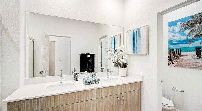 Building Photo - 8044 Gulfstream Ct