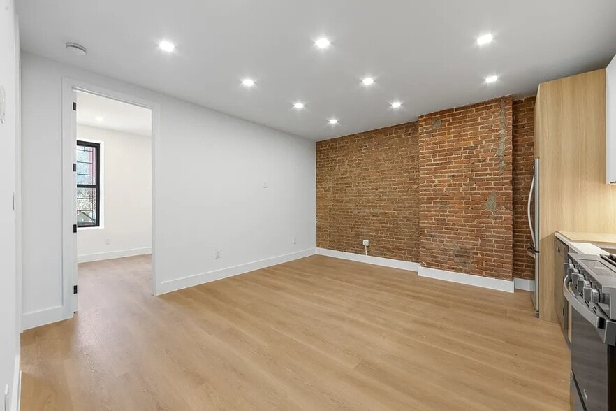 Building Photo - 463 Columbus Ave