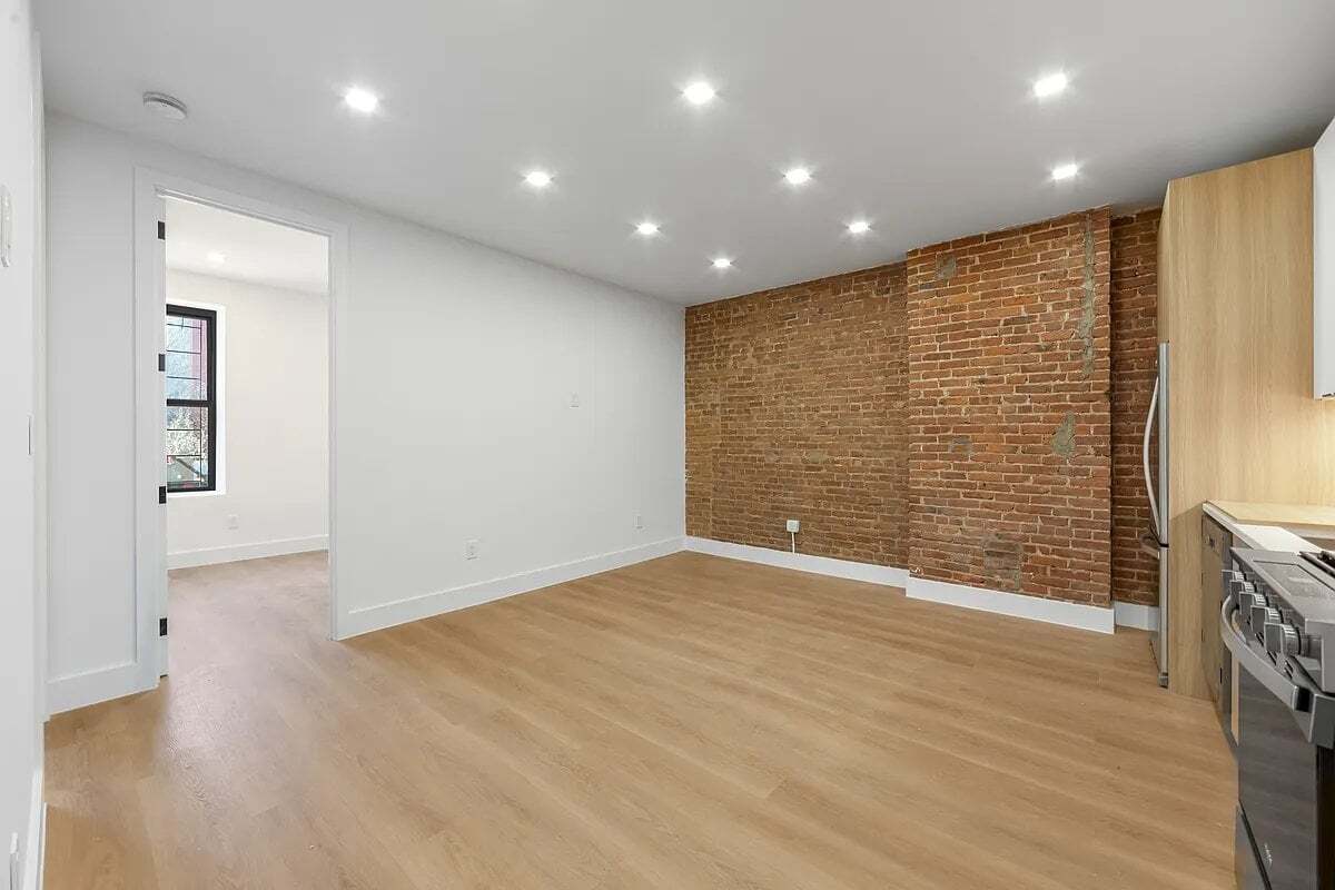 Building Photo - 463 Columbus Ave