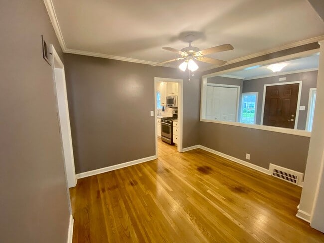 Building Photo - {6832} Prairie Village Ranch + Perfect Location + Updated + Fenced Yard