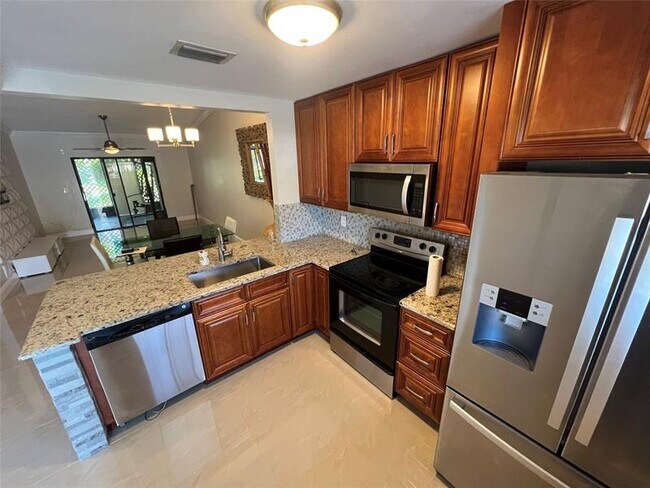 Building Photo - 3370 Beau Rivage Dr
