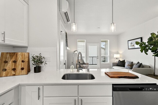 Building Photo - Spacious 3 Bedroom, 3 Bath Townhome with 1-Car Garage!