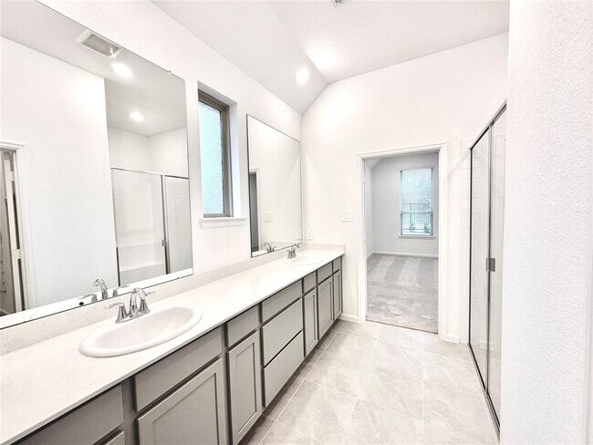 Building Photo - 18330 Tiger Flowers Dr