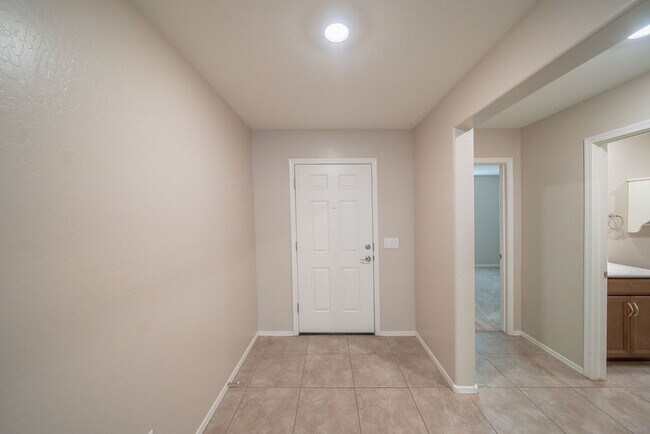 Building Photo - 26879 N 173rd Ln