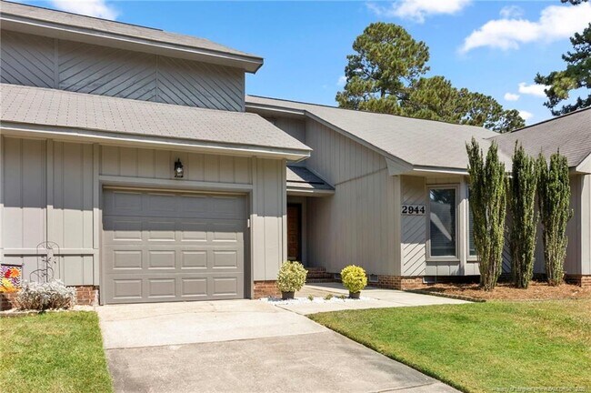 Building Photo - 2944 Wedgeview Dr