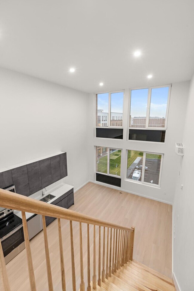 Building Photo - 1 Mallory Ave