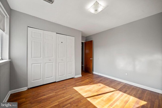 Building Photo - 6511 Parsons Ave