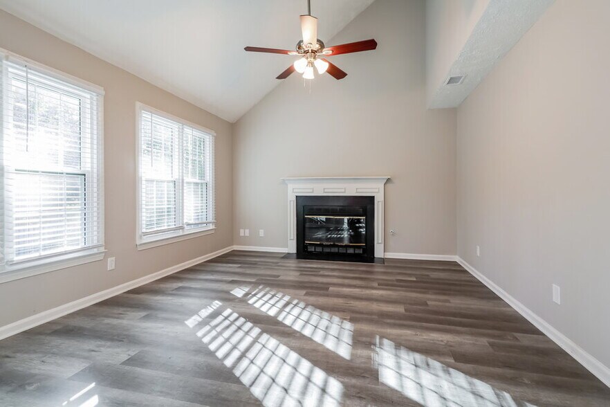 Building Photo - 1070 Hunters Creek Ct