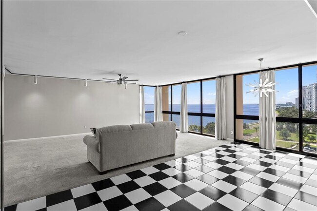 Building Photo - 3301 Bayshore Blvd