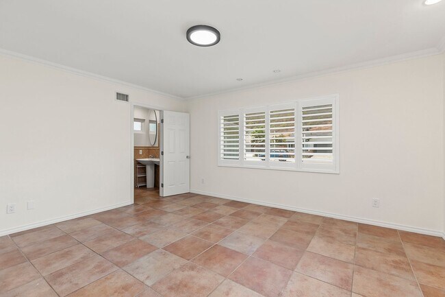 Building Photo - Welcome to Your Dream Home in Sunny San Di...