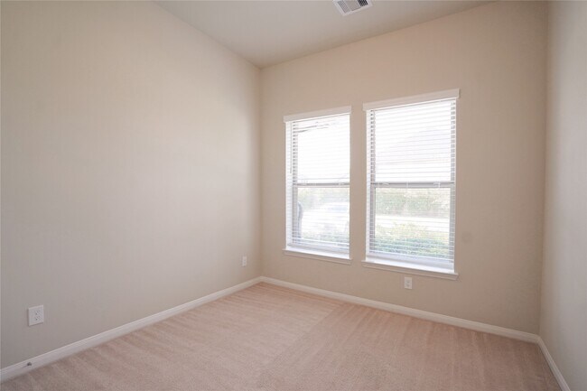 Building Photo - 29034 Canyon Oak Dr