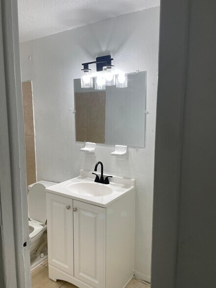 Building Photo - 1604 E Nome St